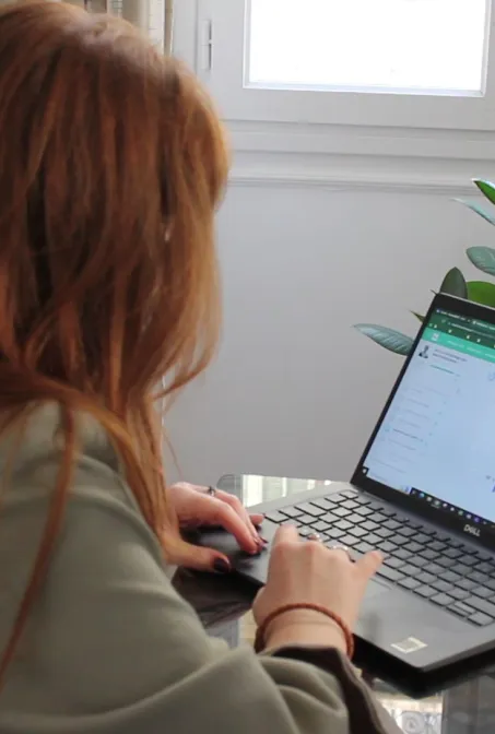 Un apprenant Green Management School suit le cours de Climatologie